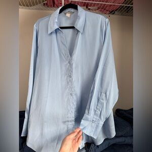 H&M Light Blue Satin V Neck Button Down